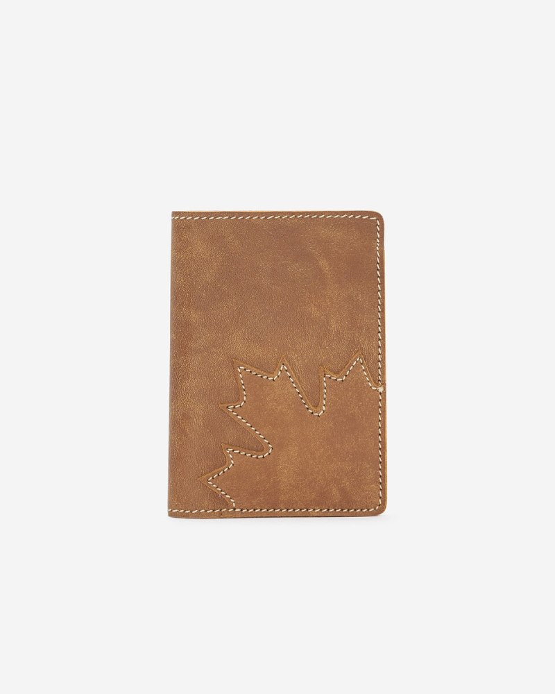 Roots Maple Leaf Passport Cover Tribe - NATURAL